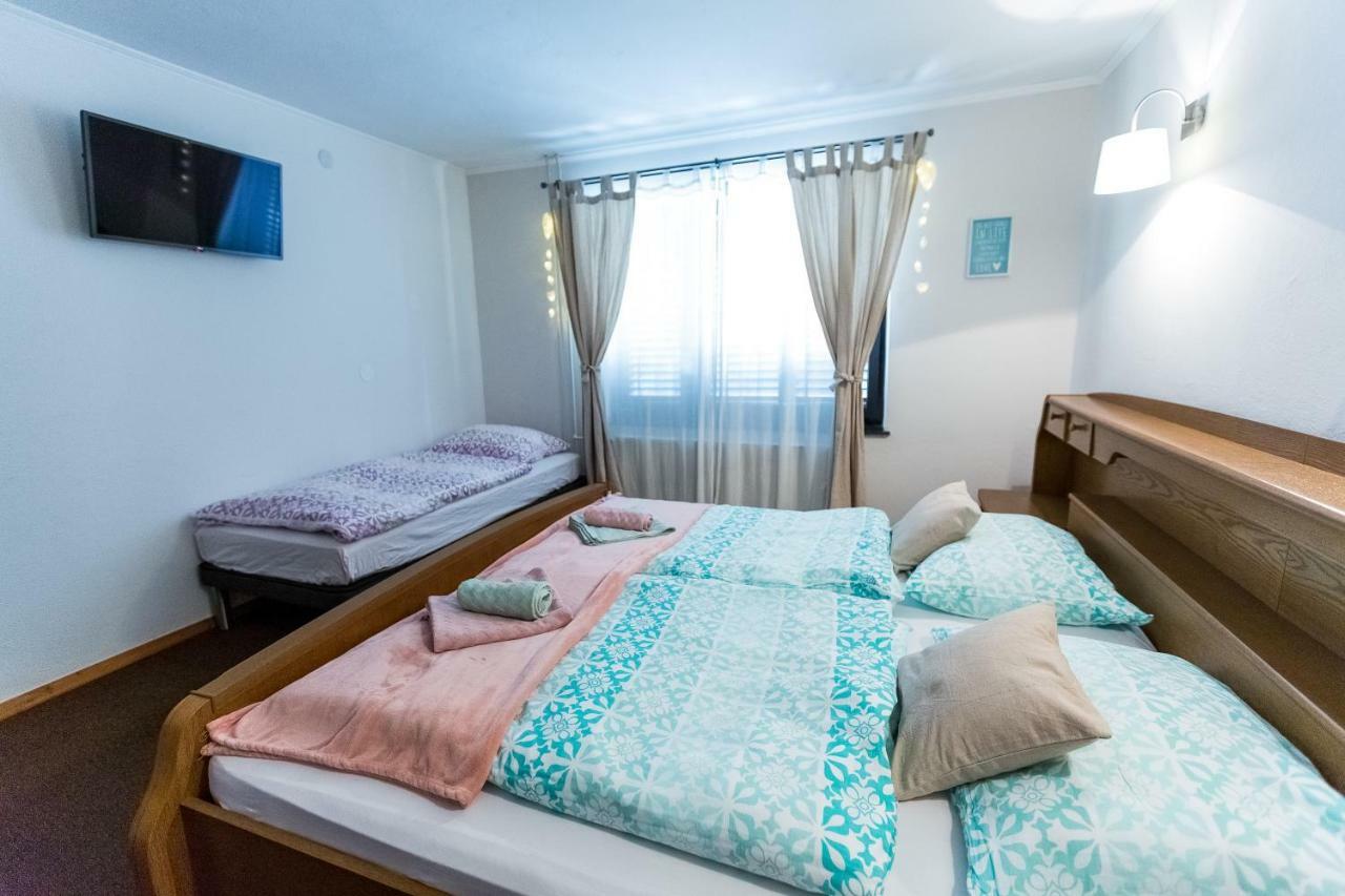 Rooms Malina Blejska Dobrava Bagian luar foto